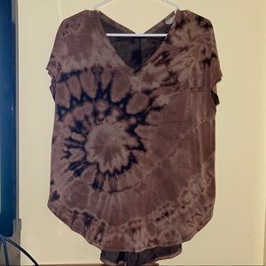 Women’s top Sienna Sky sz L tie dye V-neck shirt